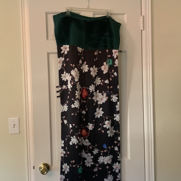 Floral Wrap/Scarf - Picture 7 of 10